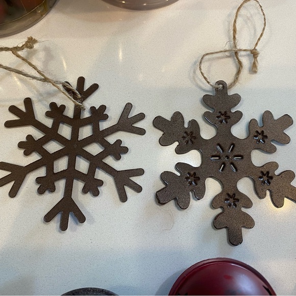 Holiday Tree Decorations - Picture 3 of 4